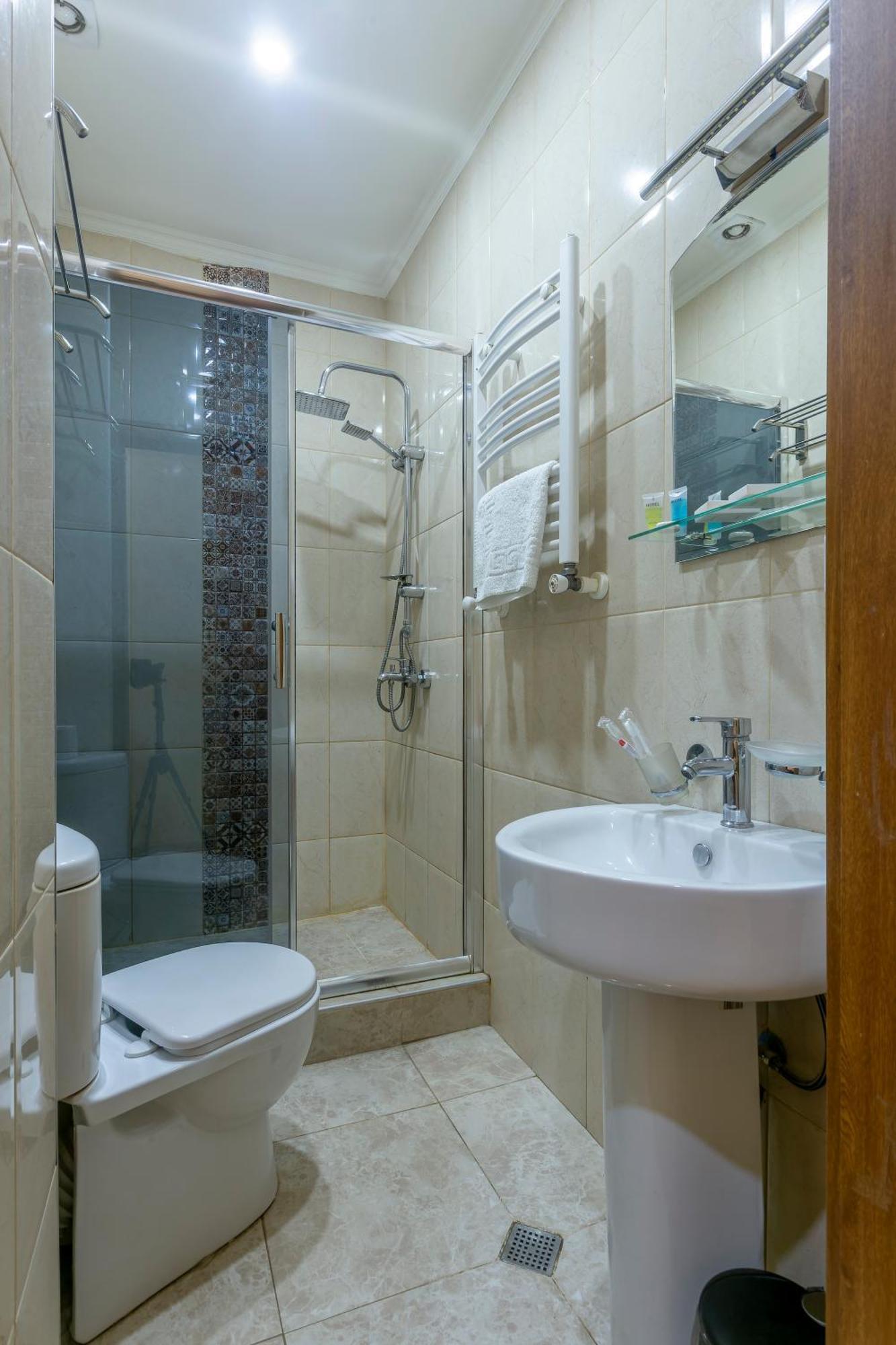 Hotel Middleton Тбілісі Екстер'єр фото