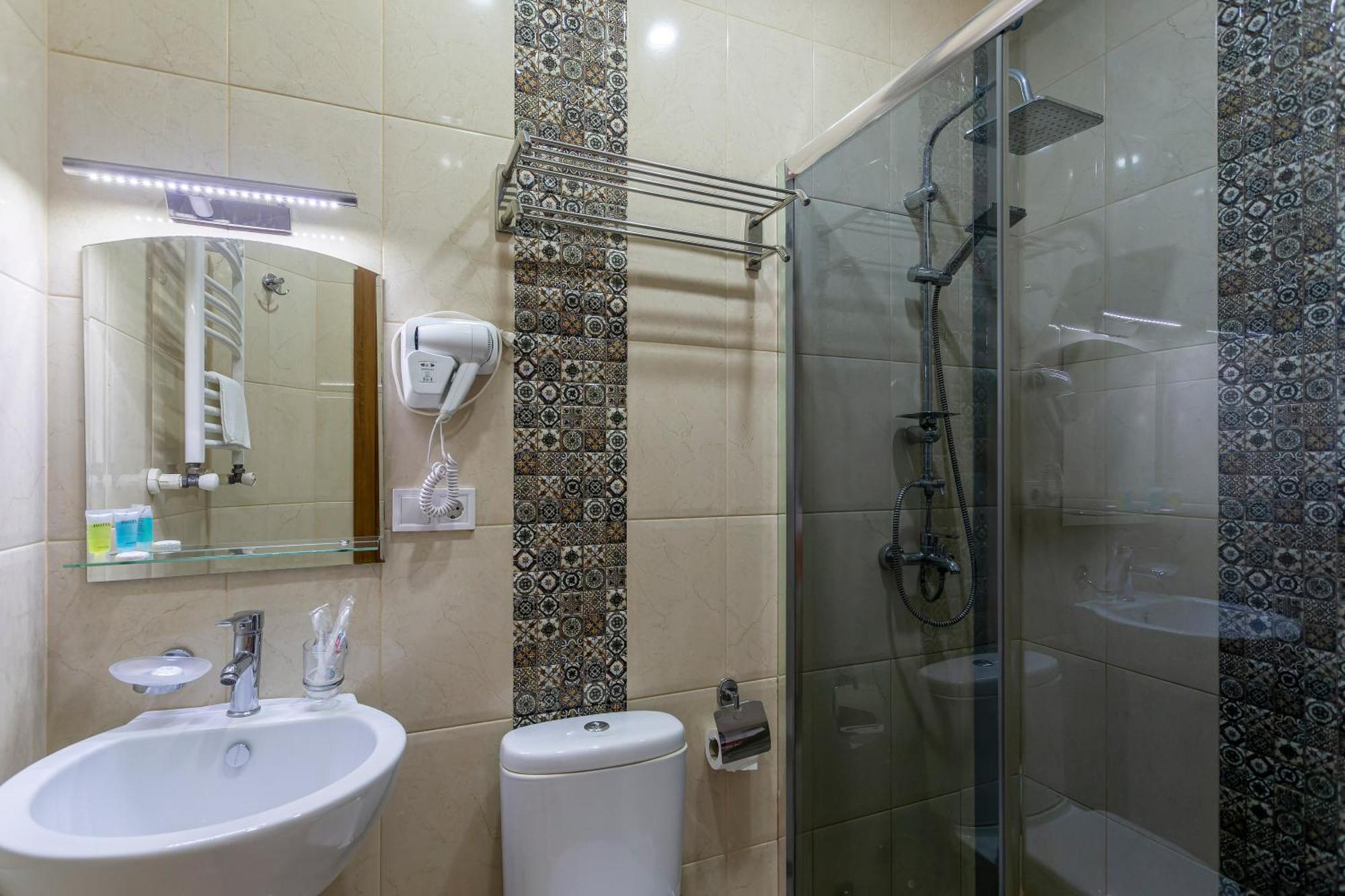 Hotel Middleton Тбілісі Екстер'єр фото